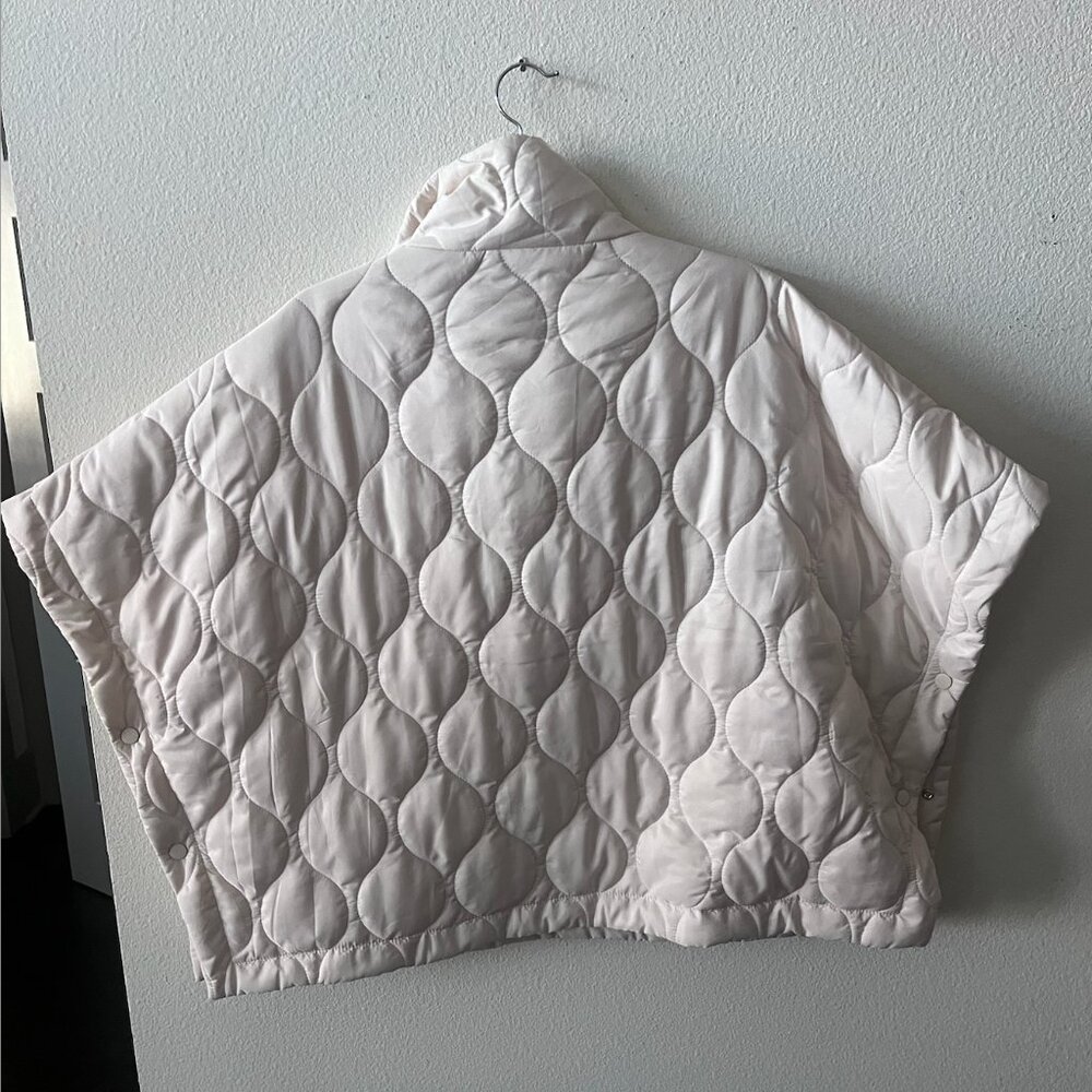 NWT Anthropologie White Quilted Puffer Poncho - Picture 6 of 6